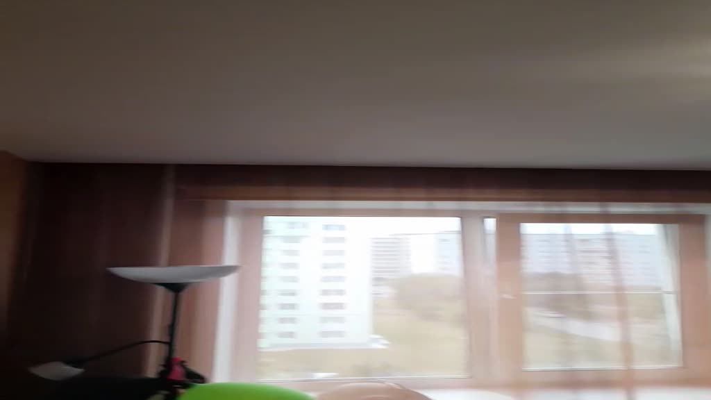 Классический белый натяжной потолок